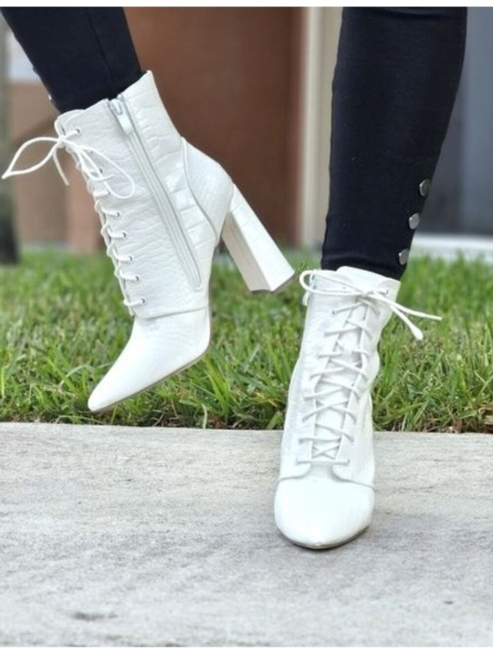 Women's Pointed Toe Chunky High Heel Lace Up Boots White Color